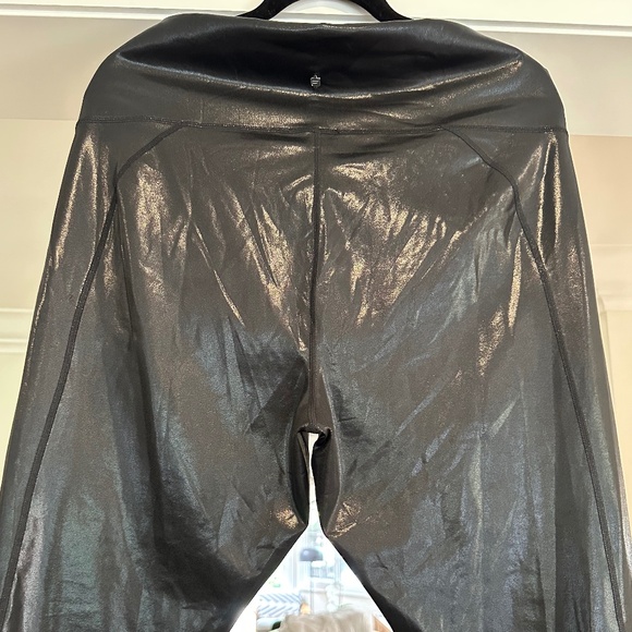 Black, shiny, sexy liquid leggings - Size L/XL - Picture 11 of 14